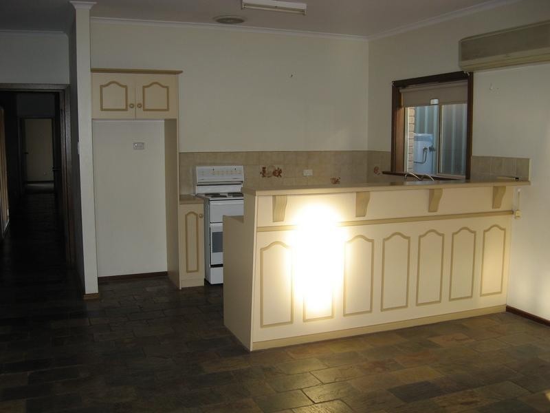 2A Arnold Street, Waikerie SA 5330