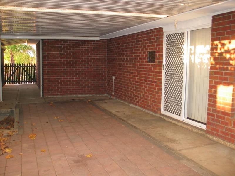 4 Edwards Crescent, Waikerie SA 5330