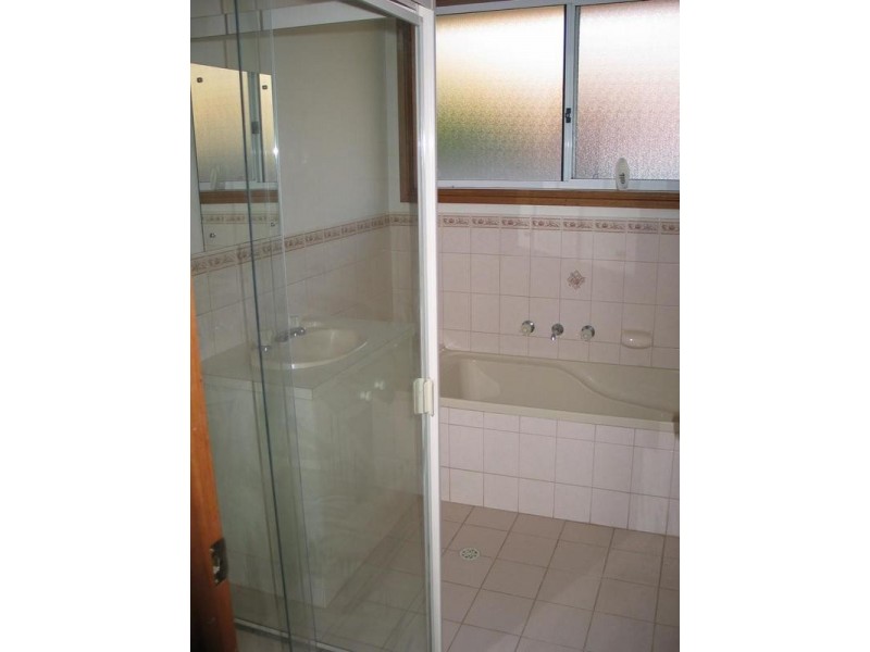 4 Edwards Crescent, Waikerie SA 5330