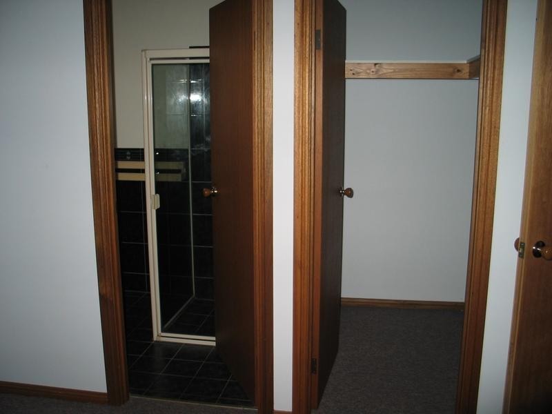 4 Edwards Crescent, Waikerie SA 5330