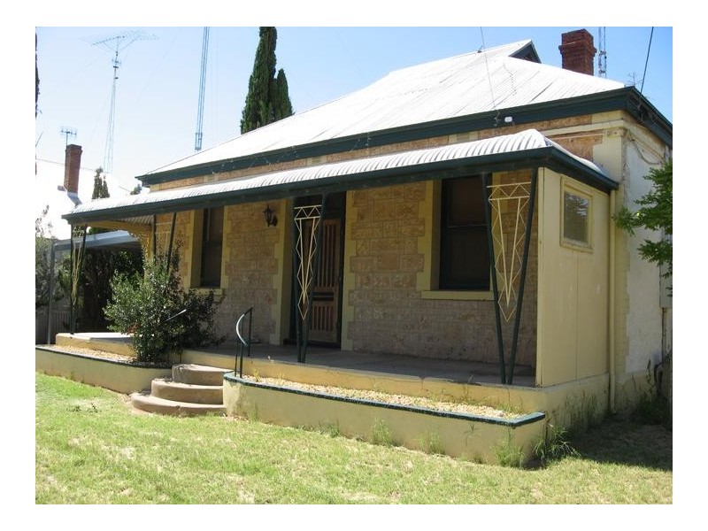 13 Thompson Street, Waikerie SA 5330