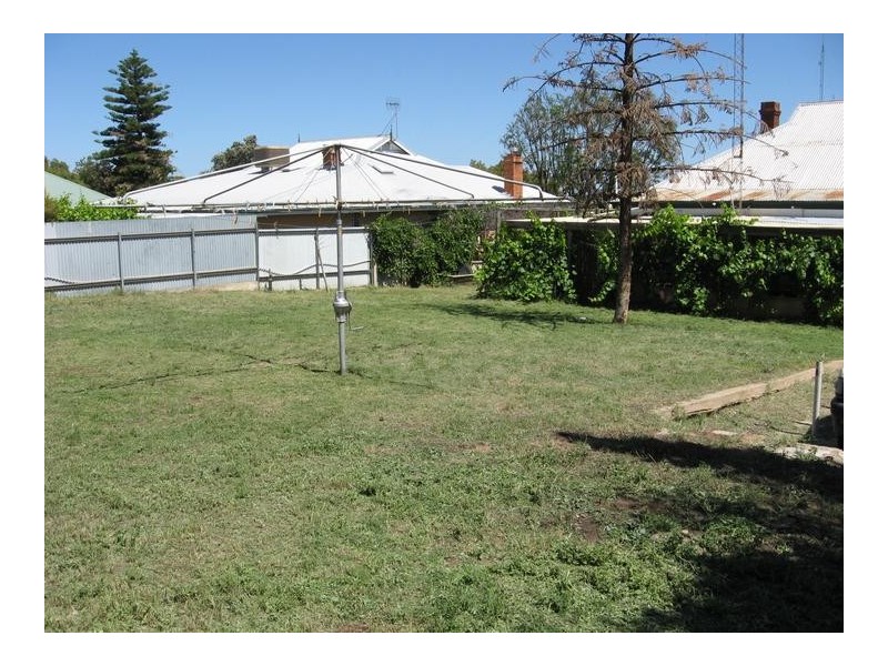 13 Thompson Street, Waikerie SA 5330