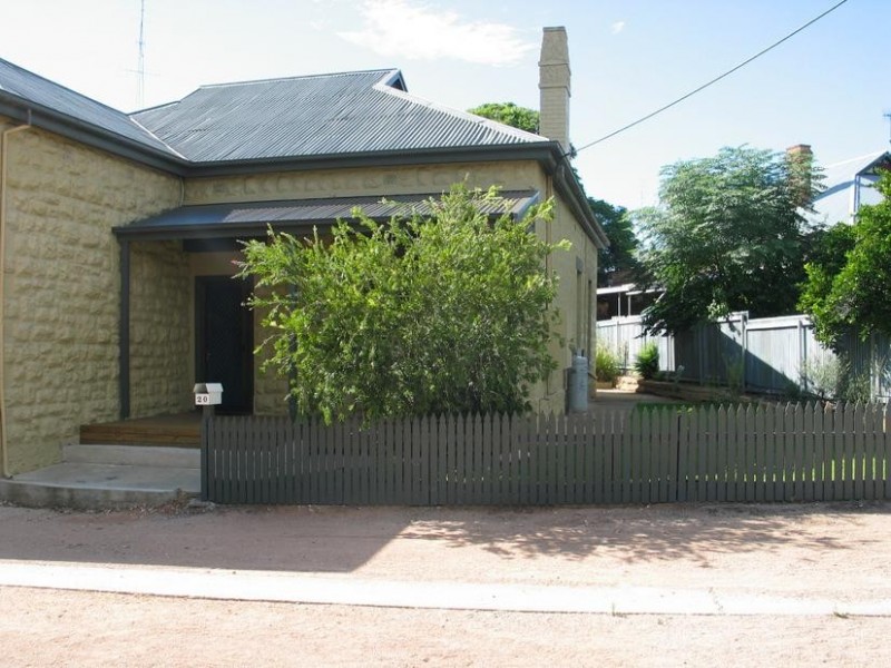 20 Peake Tce, Waikerie SA 5330