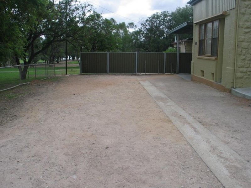 20 Peake Tce, Waikerie SA 5330
