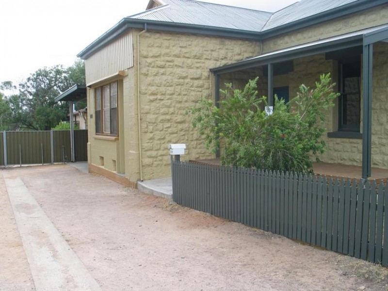 20 Peake Tce, Waikerie SA 5330