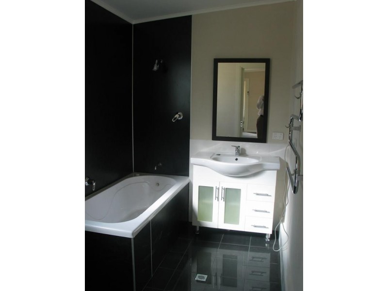20 Peake Tce, Waikerie SA 5330