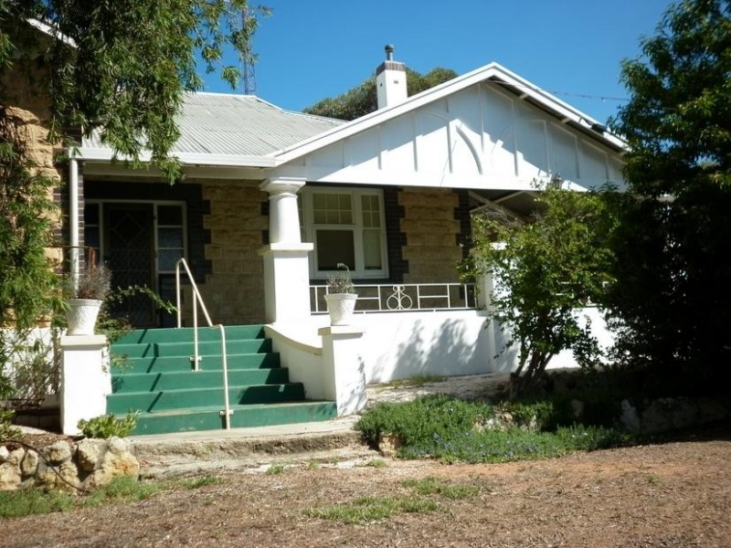 7 Coombe Tce, Waikerie SA 5330