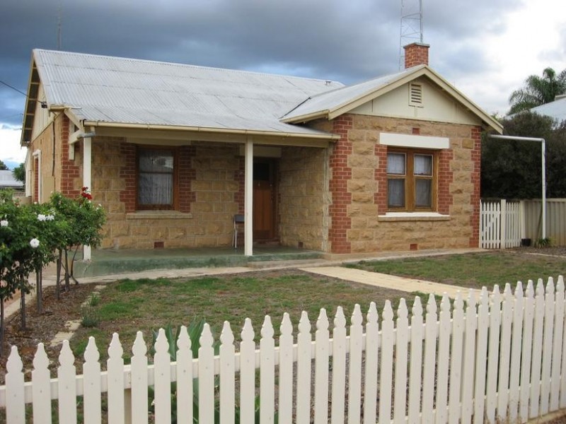 26 Kirby St, Waikerie SA 5330