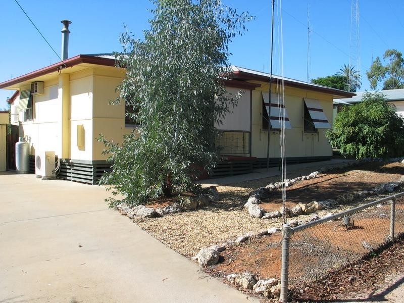 6 Nicol Crescent, Waikerie SA 5330