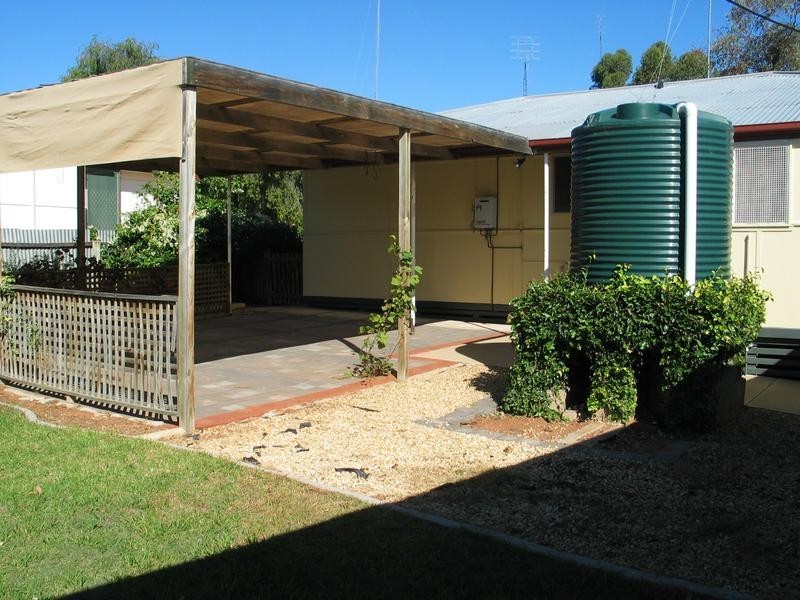 6 Nicol Crescent, Waikerie SA 5330