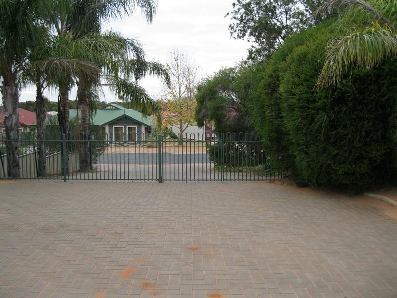 6 Edwards Crescent, Waikerie SA 5330