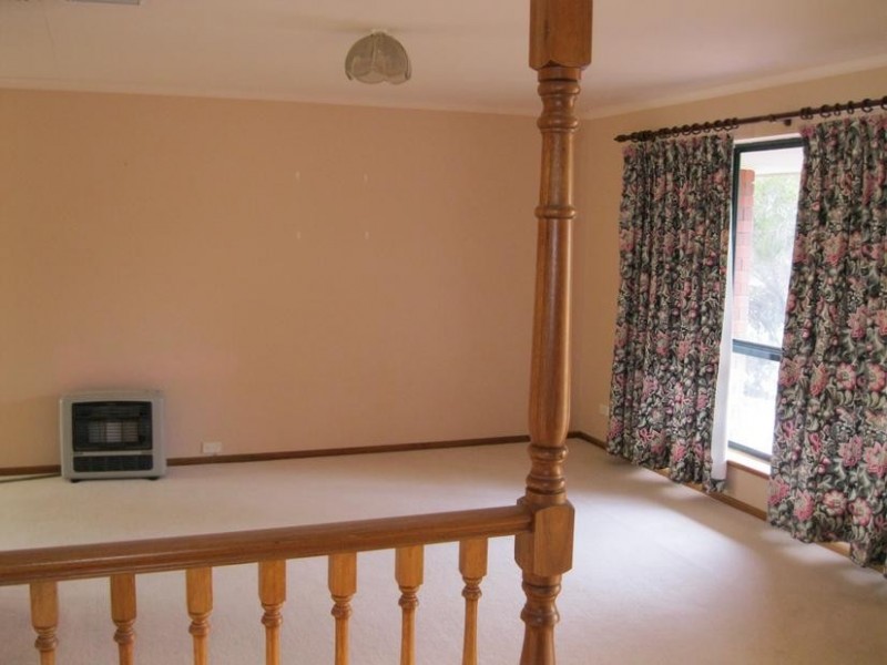 6 Edwards Crescent, Waikerie SA 5330