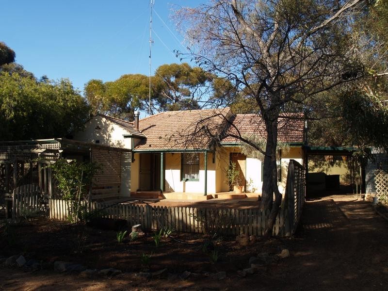 13006 Sturt Highway, Waikerie SA 5330