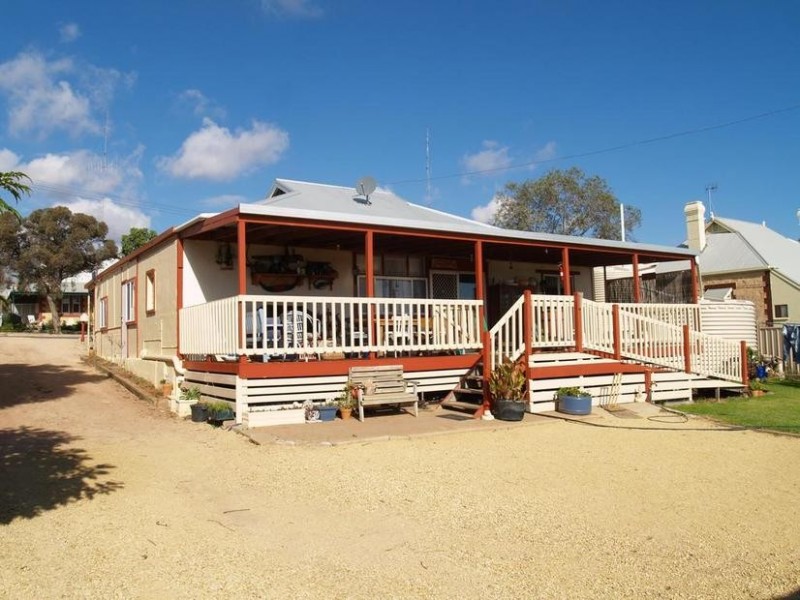 6 Thompson Street, Waikerie SA 5330