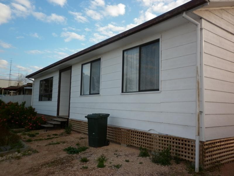 4 Isaacson Street, Waikerie SA 5330