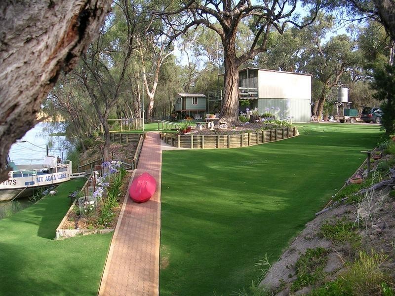 287 Pelican Point Road, Morgan SA 5320