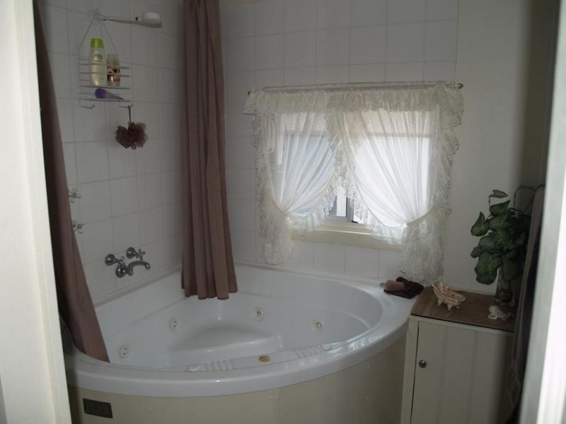 19 Kirby Street, Waikerie SA 5330