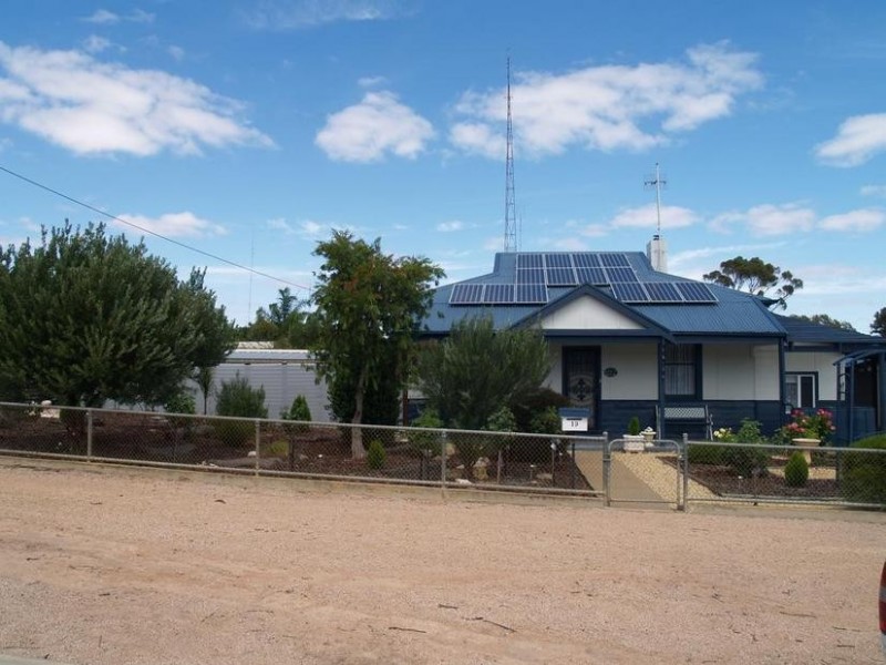 19 Kirby Street, Waikerie SA 5330