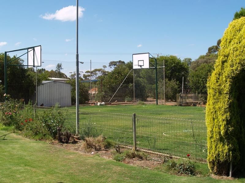 83 Pope Road, Waikerie SA 5330