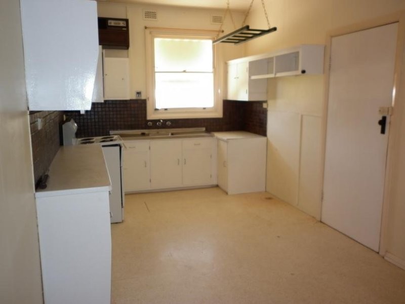 6 Nicol Crescent, Waikerie SA 5330