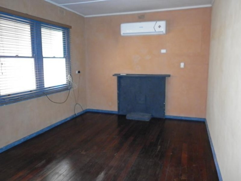 6 Nicol Crescent, Waikerie SA 5330