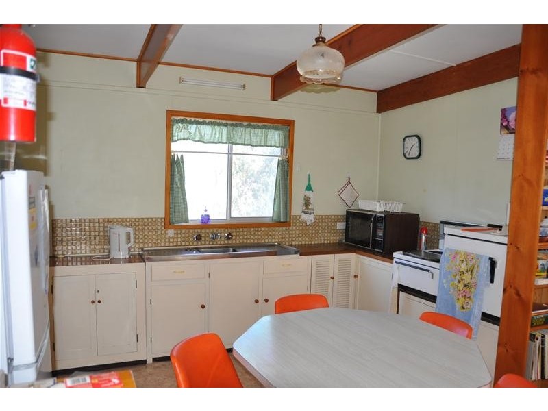 32 Echidna Avenue, Morgan SA 5320