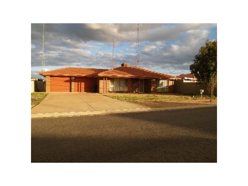 4 Fulwood STREET, Waikerie SA 5330