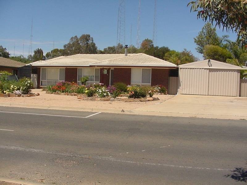 19 West Road, Waikerie SA 5330