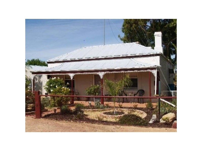 12 Sixth STREET, Morgan SA 5320