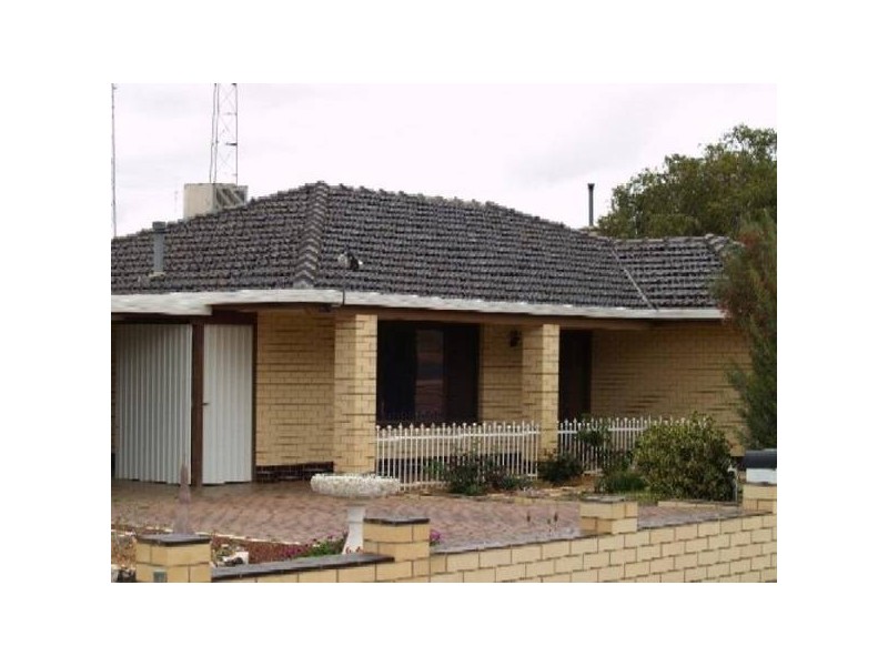 4 Miller STREET, Waikerie SA 5330