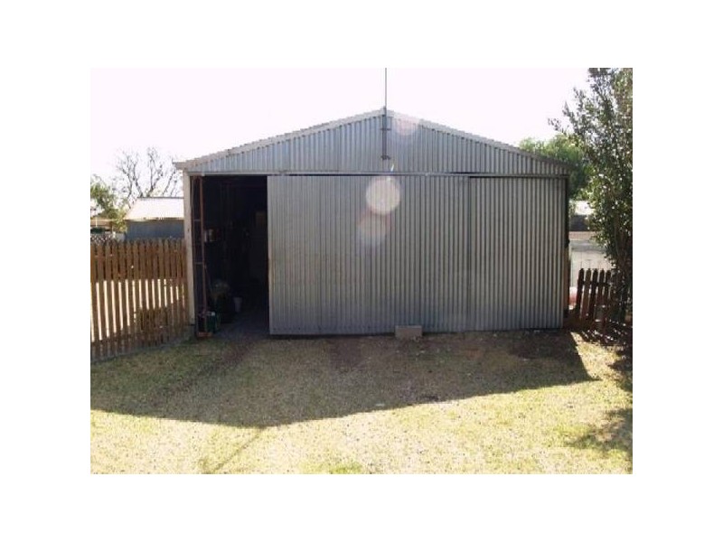 Cnr Howell & Heming STREET, Waikerie SA 5330