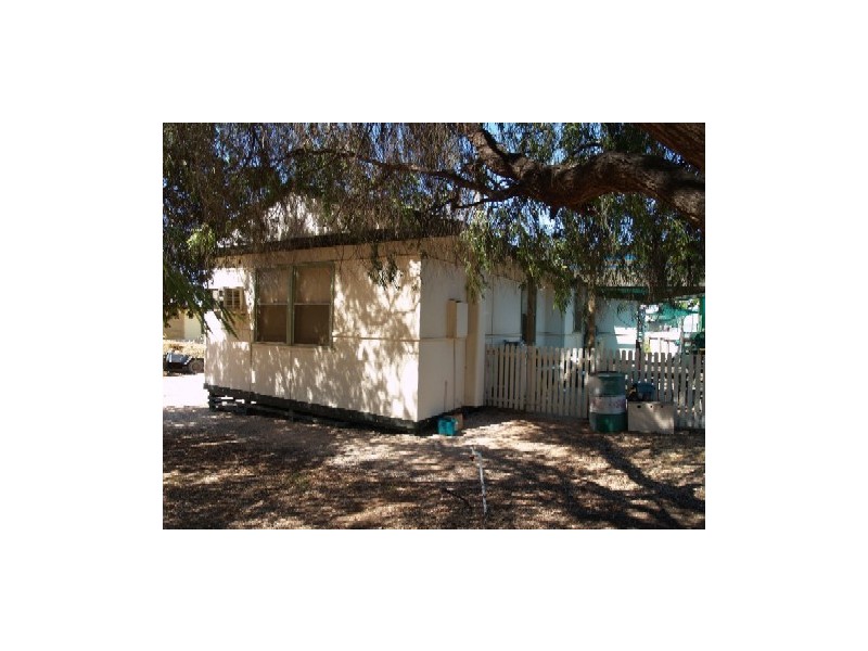 4 Nicol Crescent, Waikerie SA 5330