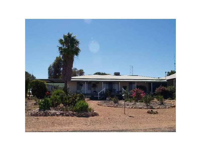 2 Sapphire Street, Morgan SA 5320