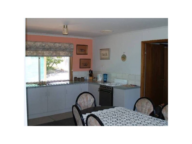 2 Sapphire Street, Morgan SA 5320