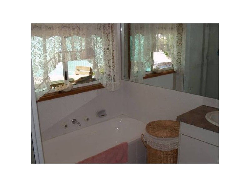 2 Sapphire Street, Morgan SA 5320
