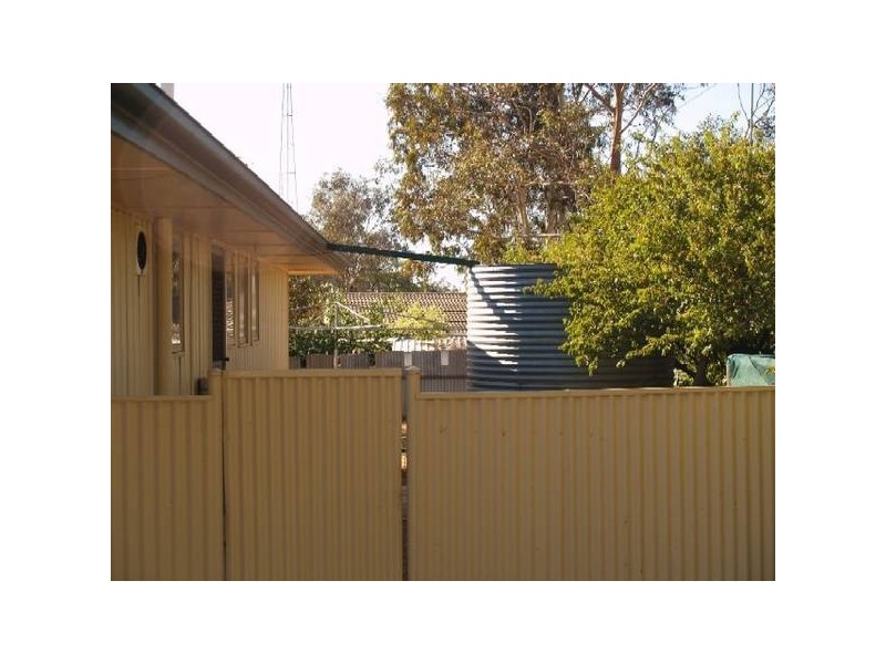 5 Kent Crescent, Waikerie SA 5330