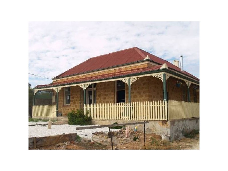 14 Anzac Avenue, Swan Reach SA 5354