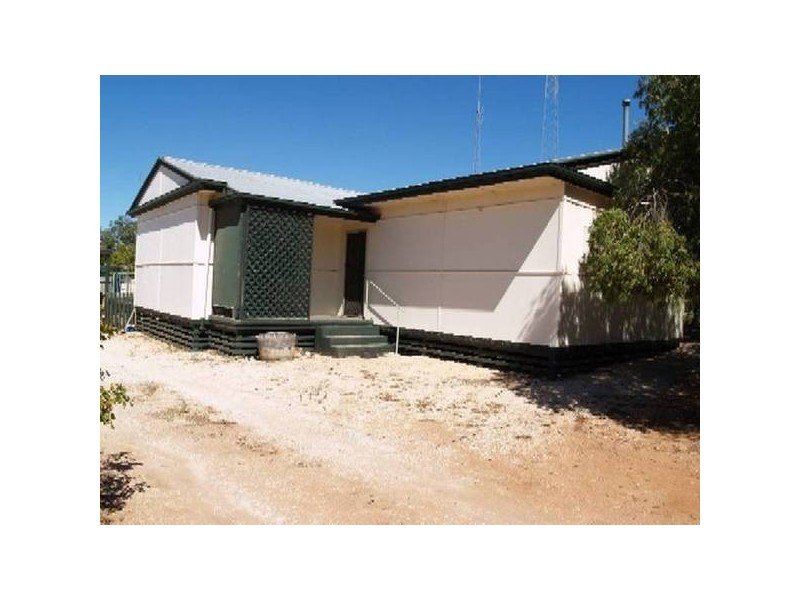 4 Nicol Crescent, Waikerie SA 5330