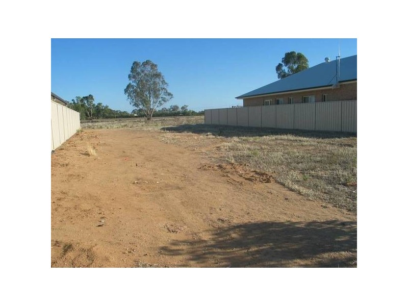 25 Flinders Street, Renmark SA 5341