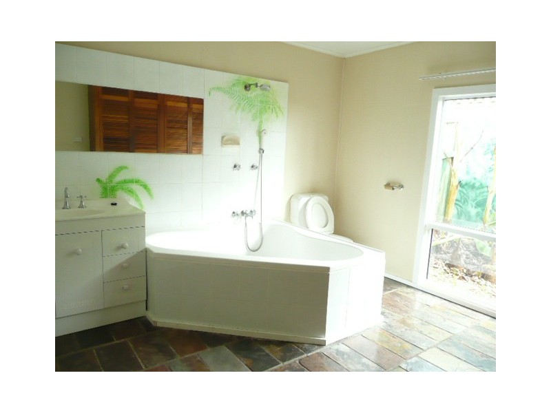 18 Roseblade, Yungaburra QLD 4884