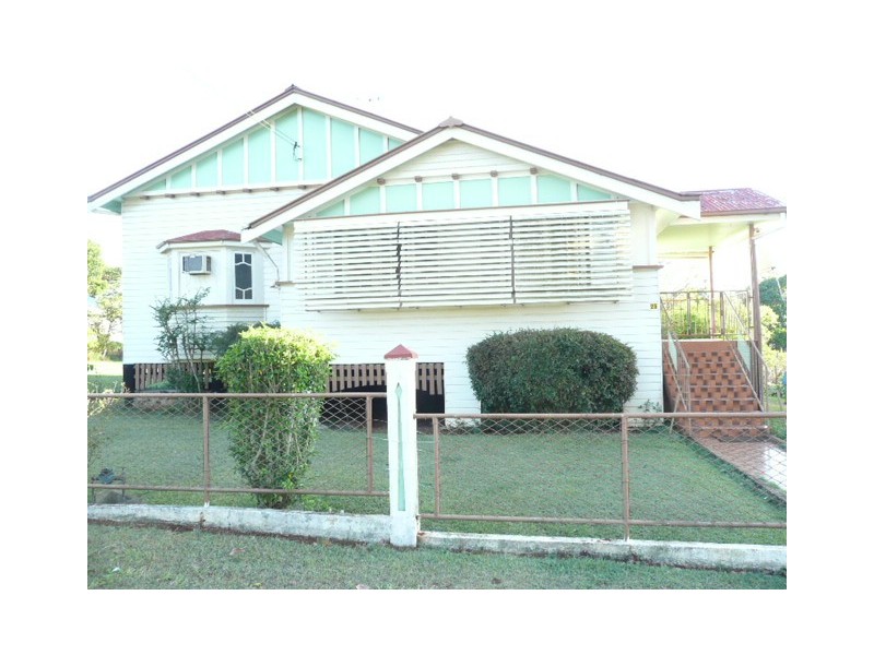 25 Robert Street, Atherton QLD 4883