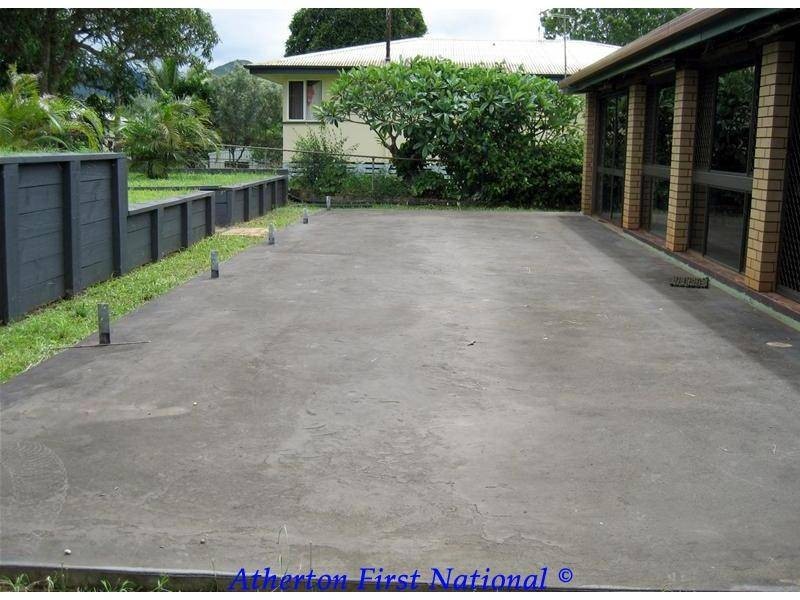 17 Rose Street, Atherton QLD 4883