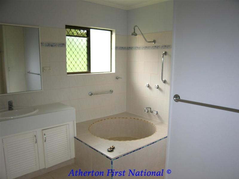 11 Cumbrian Avenue, Atherton QLD 4883