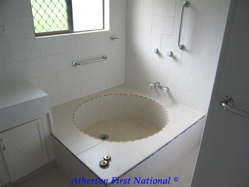 11 Cumbrian Avenue, Atherton QLD 4883