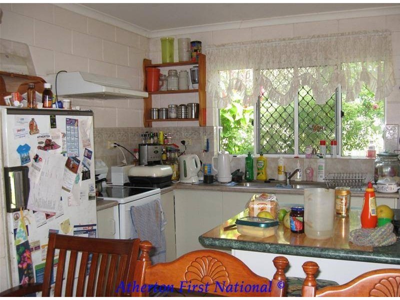 9 Edward Street, Tolga QLD 4882