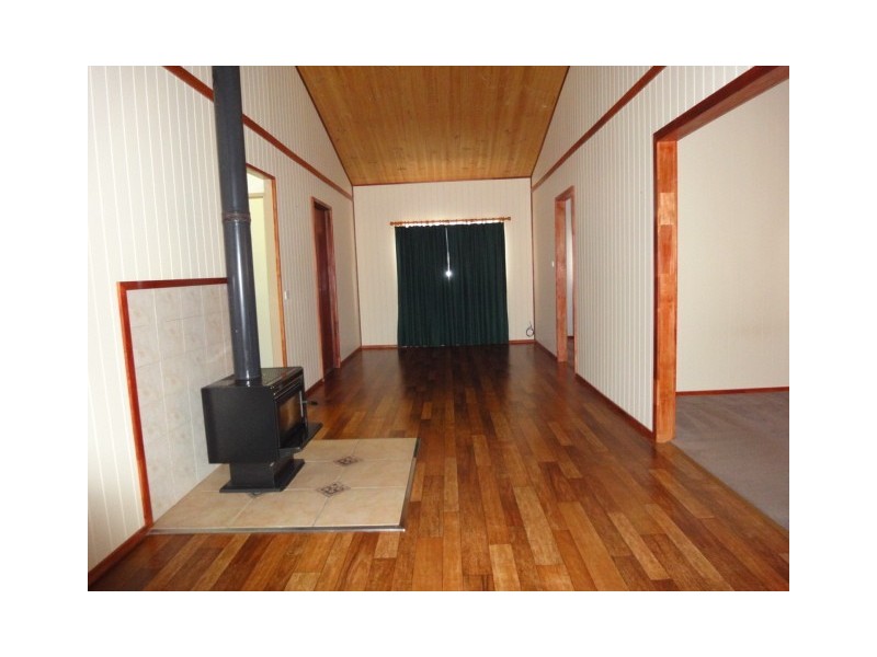 21 Elwyn Phillips Memorial Drive, Herberton QLD 4887