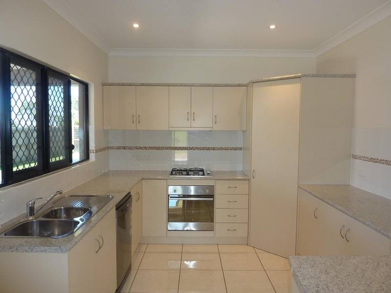 21 Neal, Atherton QLD 4883