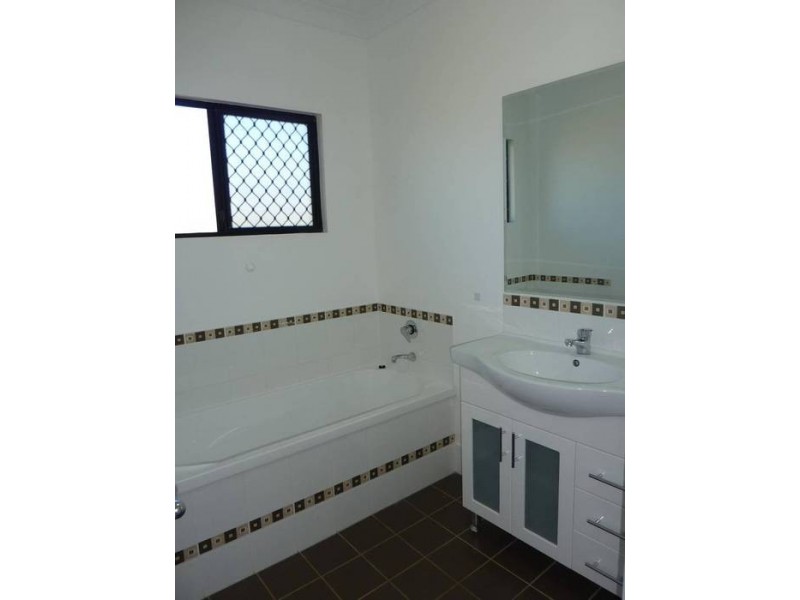 21 Neal, Atherton QLD 4883