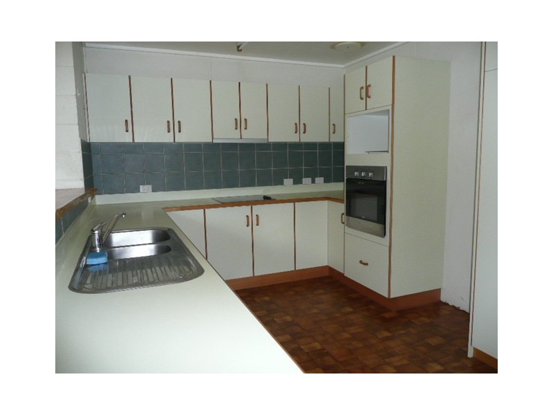 27 Logan, Atherton QLD 4883