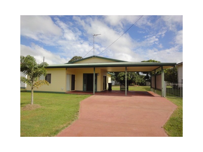 10 Alma, Atherton QLD 4883